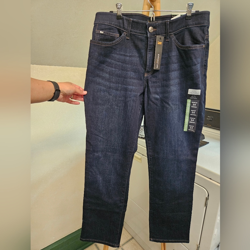 NWT Lee Flex Motion size 14 Jeans